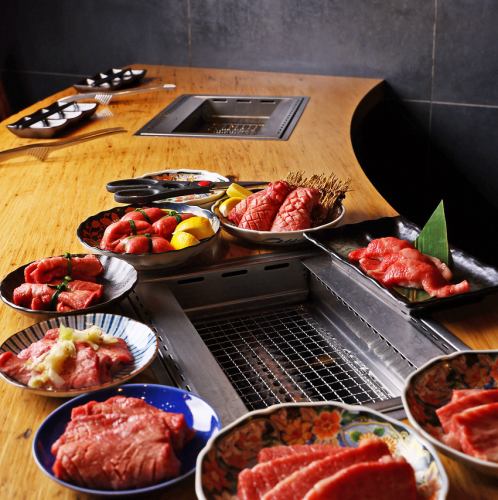 【映え空間で焼肉の食べ放題♪】女子会やデートでのご利用に最適な逸品料理を多数ご用意しております！！