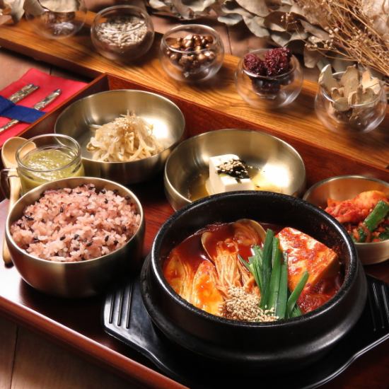 Authentic Korean food at lunch and cafe time ♪