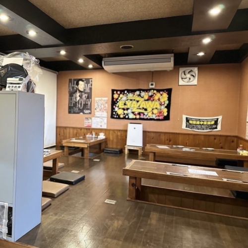 <p>宴会におすすめのテーブル席。4名様から6名様でご利用いただけるテーブル席を複数ご用意しておりますので、大勢での宴会も可能です。落ち着いた雰囲気の店内で素敵な宴会をどうぞ。</p>