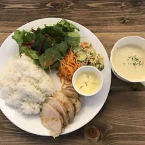 蒸し鶏の和風ペッパー仕立て