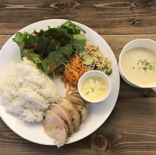 蒸し鶏の和風ペッパー仕立て