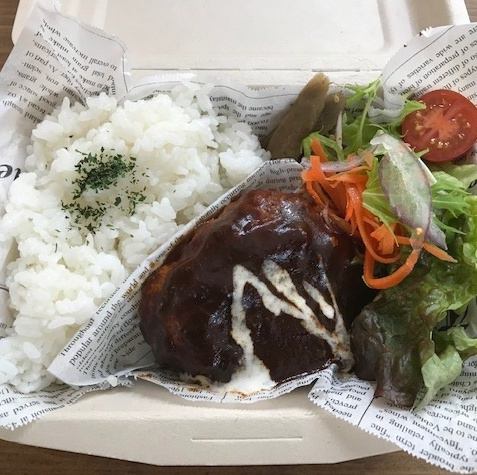 煮込みハンバーグ