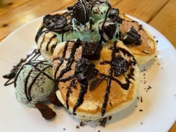 人気沸騰中！！函館初？チョコミントパンケーキ