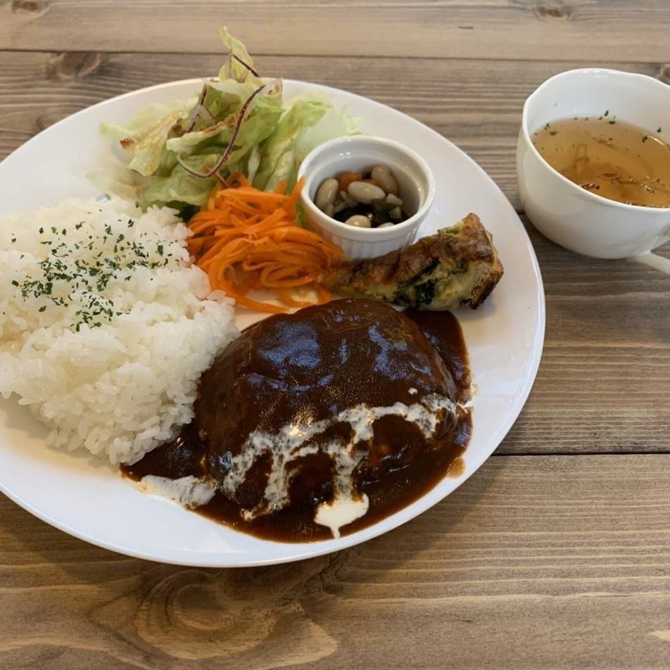 カフェ利用はもちろんランチメニューもご用意しております♪