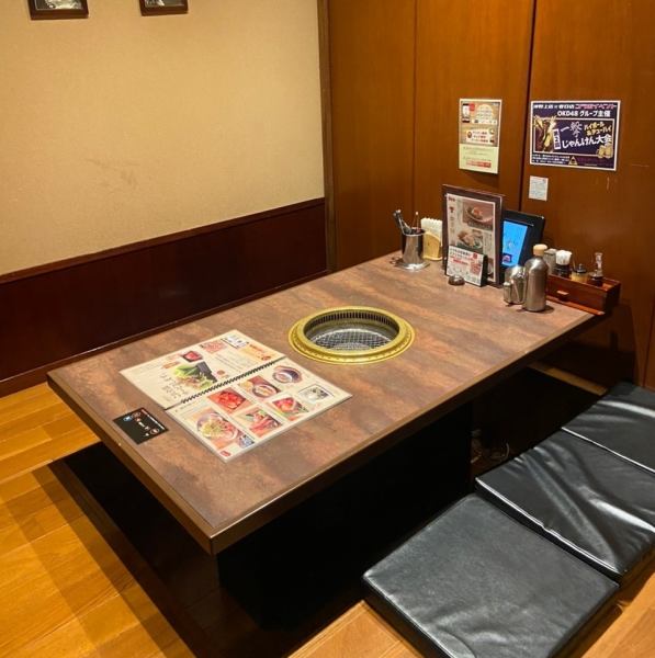 Various types of seats are available, including private rooms, tables, and tatami rooms.We will guide you according to the number of customers.