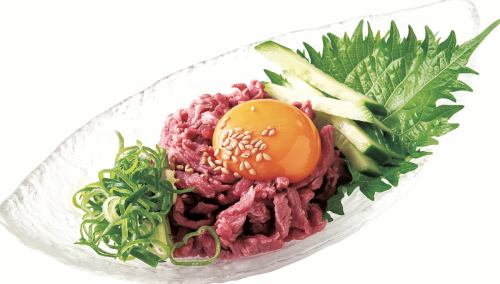 Yukhoe風格厚實、融化的肉