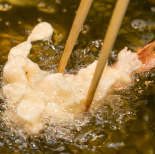 我們的頂級廚師會用新鮮的魚做壽司以外的菜！請嘗試一下★
