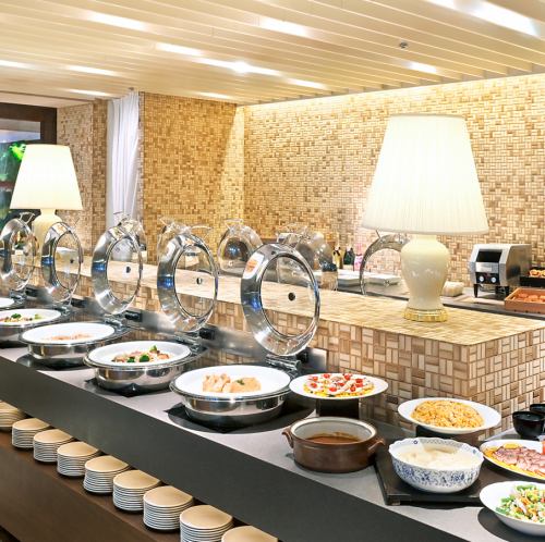 ランチはブッフェを用意！