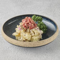 肉屋のコンビーフ ポテサラ