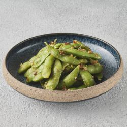 指まで美味しいスパイシー枝豆