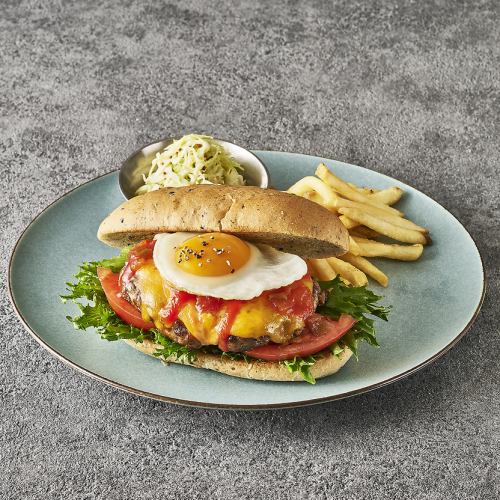 粗挽きミートスパイシーサルサ&エッグチーズバーガー