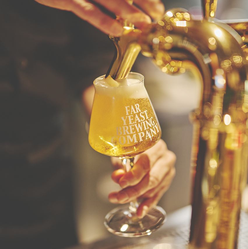 多様性のある街で多様な人々が心を躍らせるカフェ＆バー。心温まる上質なひとときを。