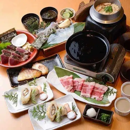 スタンダード飲み放題付【寅八コース】泳ぎイカ造りやカツオの藁焼きなど全9品9,500円