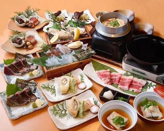 プレミアム飲放題【一押しコース】泳ぎイカ造りやカツオ藁焼、河内鴨等全10品11,000円