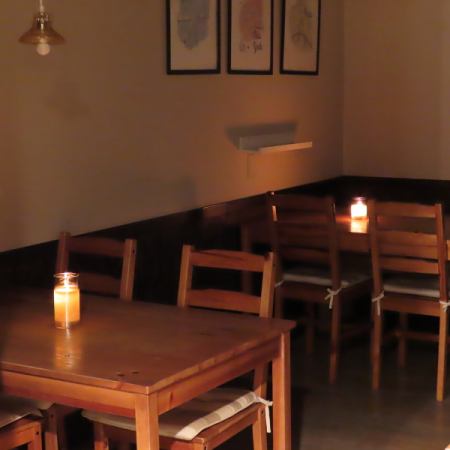 Perfect for a date♪ A stylish store with a great atmosphere.There are counter and table seats available.There are table seats and counter seats, and the stylish space is unified with wood tones.You can feel free to use it even if you are alone.