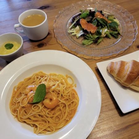 [Pasta Lunch] 11:30~◆You'll love the variety of pasta you can choose from♪ Total of 4 items with dessert! 1,430 yen (tax included)
