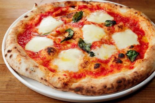 [Tomato] Queen's Pizza "Margherita"
