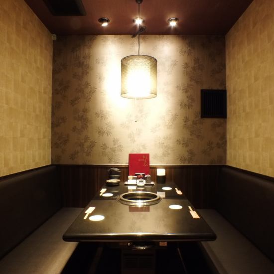 We have a private room where you can enjoy delicious meat without worrying about the eyes.