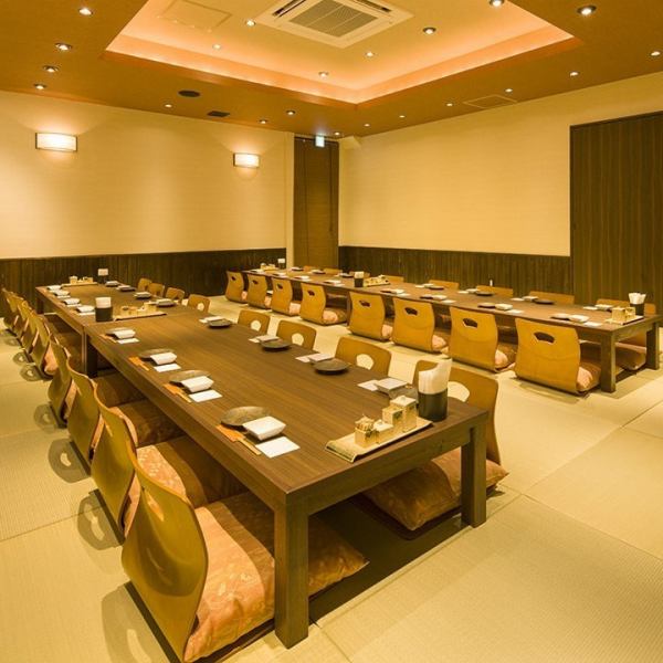 Complete private room suitable for family meals, banquets, and ceremonies !! Digging Gotatsu complete private room Seating: 11 to 16 people Floor charter private room Seating: 20 to 32 people Banquets, celebrations, Please feel free to contact us for legal affairs, banquets, etc.