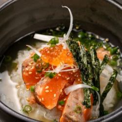 いくらと鮭の贅沢茶漬け
