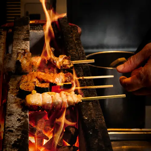 ≪絶品≫鶏肉を一本一本丹精込めて仕込み、炭で丁寧に焼き上げます!当店自慢のぷりっぷりの焼鳥をぜひ♪