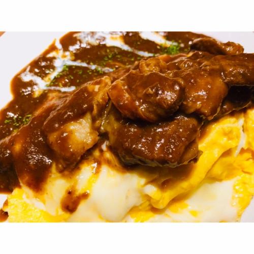 Soft beef tendon omurice