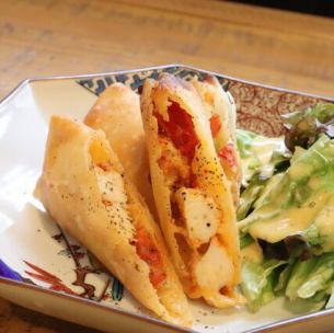鶏とトマトチーズの春巻