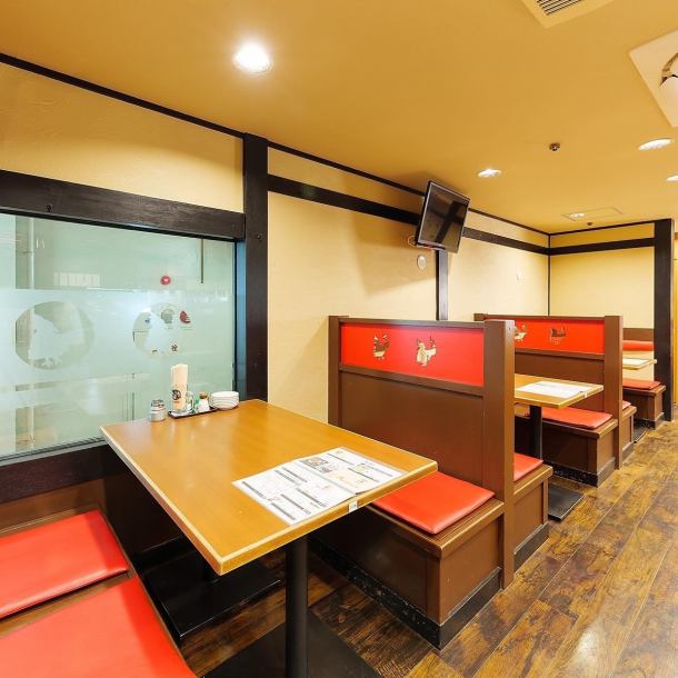 [Spacious table seats for 2/4/6/12 people] It's a comfortable space where you can relax without hesitation! It's very clean and popular with women.
