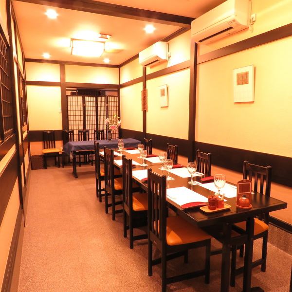 请在拥有40年历史的“老店”中品尝精心挑选的Fugu美食。庆祝和娱乐重要人物的宴会。我们将为您提供大小不一的宴会厅，可根据各种使用场合使用，并设有可让您享受手工艺的柜台席位。