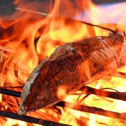 3 hours all-you-can-drink "Ultimate Charcoal Grill Course" 11 dishes including charcoal grilled bonito, local chicken, horse meat and a large serving of fresh fish, 5,980 yen ⇒ 5,000 yen