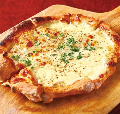 콰트로 포르마지 (4종의 치즈 피자)