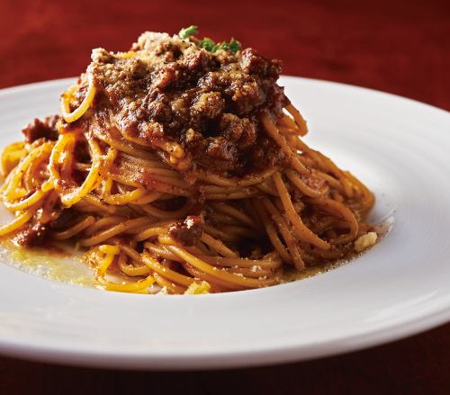 Beef shoulder ragout spaghetti bologna style