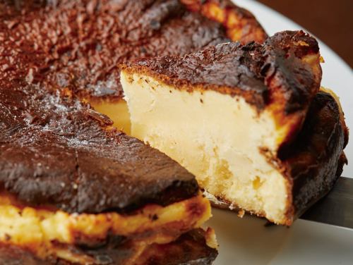 Premium cheesecake Basque style