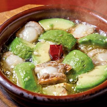 Hot hot! Scallop and avocado ajillo