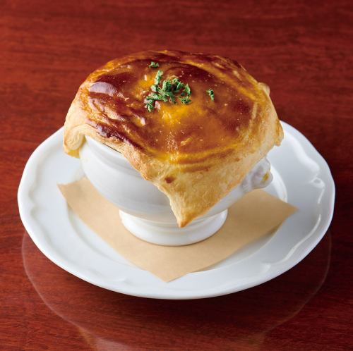 牡蠣と博多すぎ茸のパイ包みグラタン