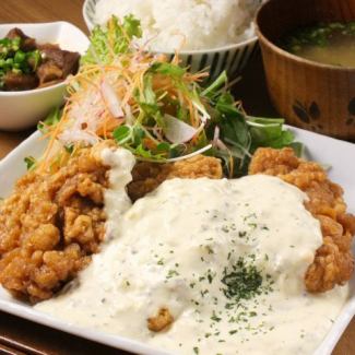 Characteristic chicken Nanban set meal