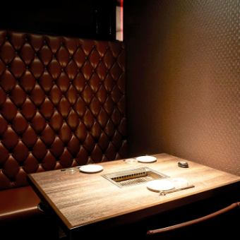 [Advance reservation required] This is a completely private room in dark brown with an adult atmosphere.Another version of the designer's private room ♪ Please enjoy our specialty dishes in your favorite space according to the usage scene! We have 5 types of private rooms available ★ ☆ ※ Regarding reservations during December We would appreciate it if you could call the store in advance when making a reservation.