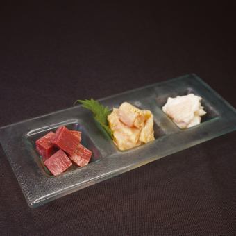 ホルモン三種盛り(塩ダレ・味噌ダレ)