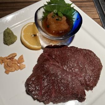 イチボのたたき/和牛とアスパラの炒め物