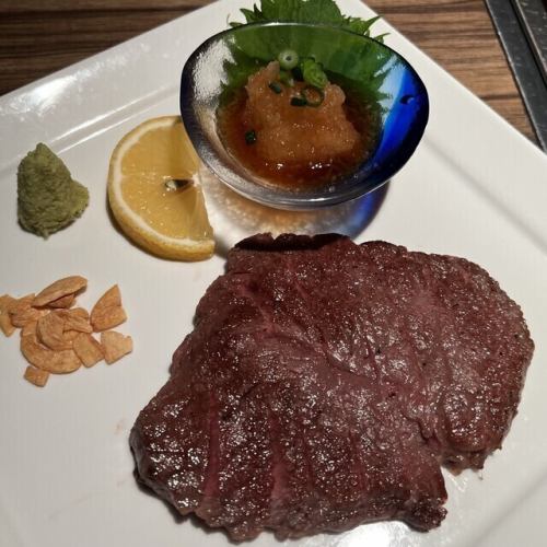 イチボのたたき/和牛とアスパラの炒め物