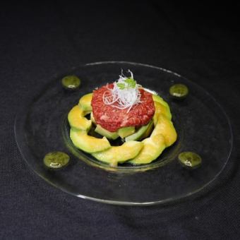 尾崎牛のアボカドユッケ
