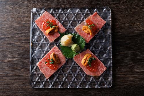 和牛刺し 雲丹いくら乗せ