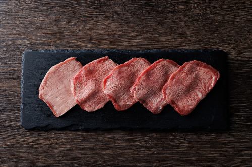 和牛薄切り上タン(タン中)