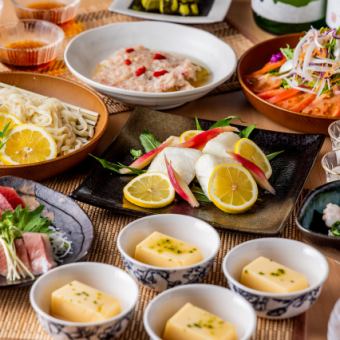 “玲花套餐”柚子香浓汤汁鸡蛋豆腐、蟹酱冰镇冬瓜等8道菜品，含2小时无限畅饮，5000日元