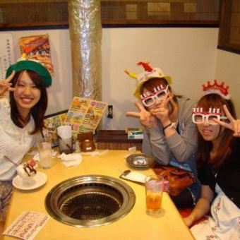 Girls too love meat ♪ girls' party held!