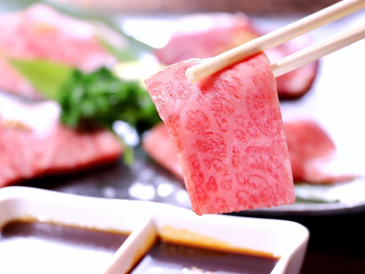 Very popular!! Packed with exquisite meat, including rare parts of special zabuton★
