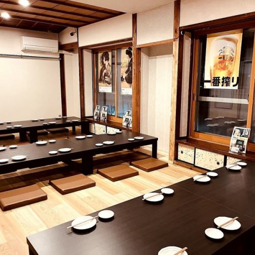 商店二樓的私人房間。宴會團體座位。