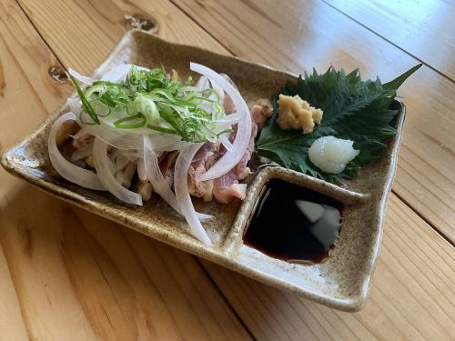 鶏のたたきは厳選した「さつま知覧どり」の肉をご用意！