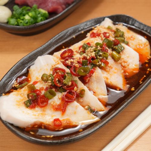 【店主おすすめ】ジューシーな旨味がじんわり広がる『蒸し鶏』