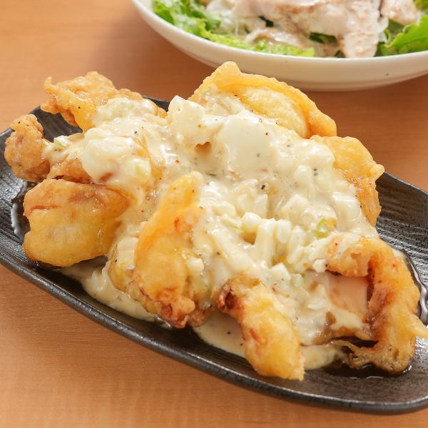 【定番大人気メニュー】サクサクの唐揚げにタルタルが絶妙！魅惑の一品『唐揚げタルタルチキン』